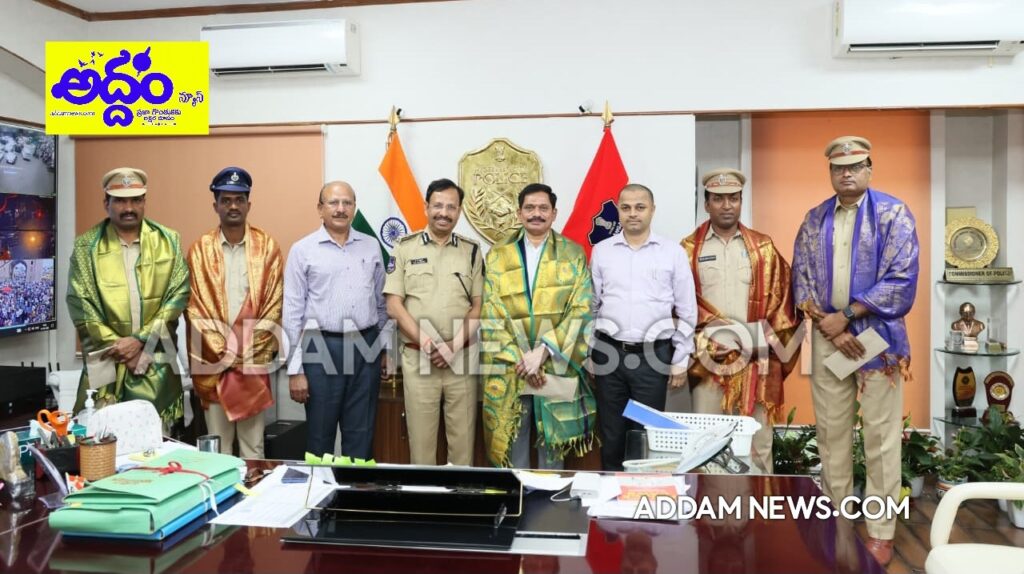 పోలీసు, ప్రాసిక్యూషన్‌ బృందాన్ని సన్మానించిన నగర పోలీస్ కమిషనర్ వీసీ సజ్జనర్ 